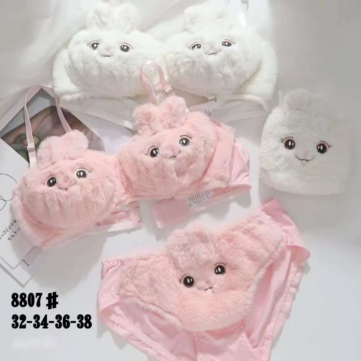 Cute Kitty Plush Bag 🎀
Soft, Adorable & Stylish Kitty Bag — Perfect for Girls 💕